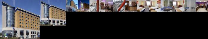 Holiday Inn Express Hotel Booking in Newbury Park London